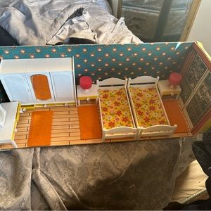 Modella barbie furniture